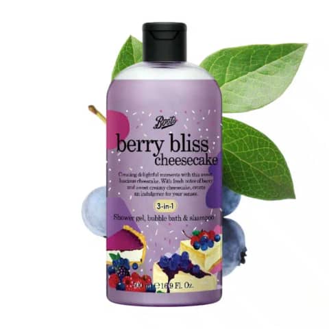 Boots Berry Bliss Cheesecake 3in1 500ml bottle, clear packaging with vibrant pink liquid and fruit label.
