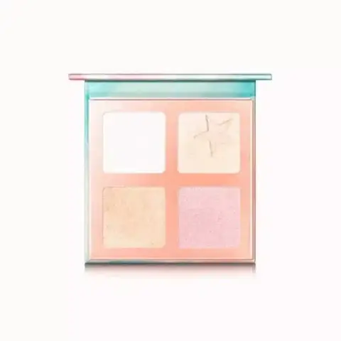 Focallure Super Star Highlighter Palette open, revealing three radiant champagne, rose, and bronze shades.