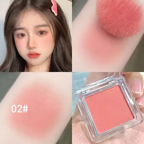 Lameila Candy Blush 02 in its clear round compact, revealing the soft peachy-orange powder.