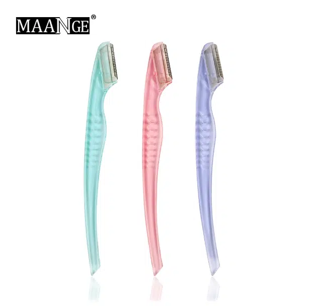 Three Maange pink eyebrow razors with clear safety caps neatly arranged on a white background.