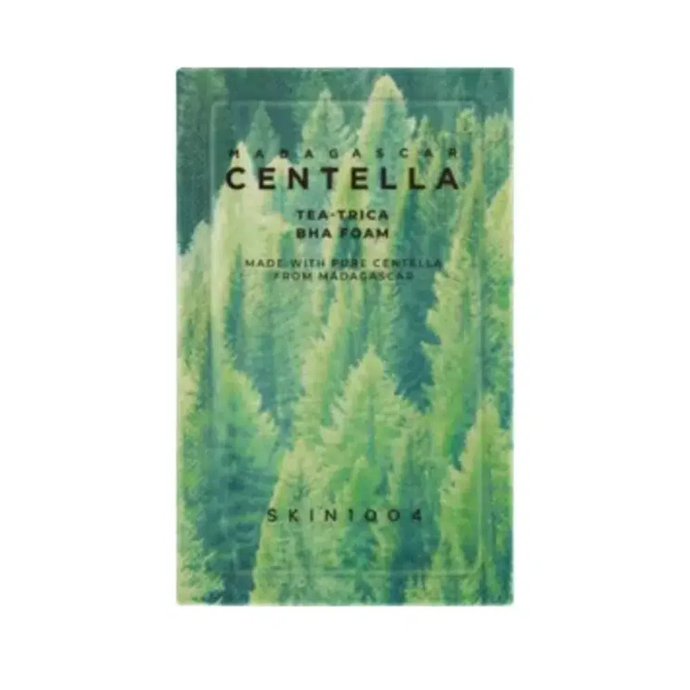Skin1004 Madagascar Centella Tea-Trica BHA Foam 1.5ml sachet, white with green accents.